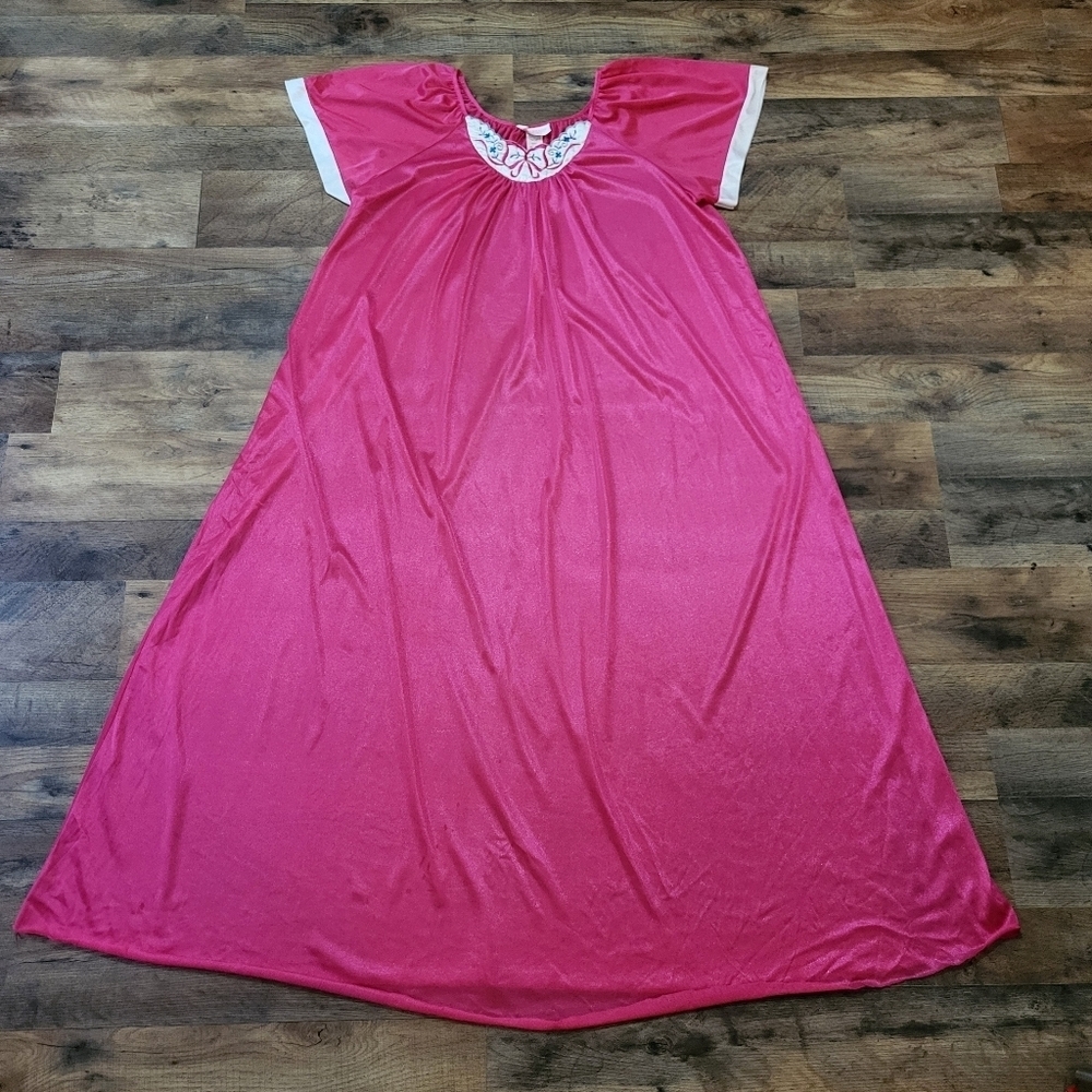 Vintage 1980's Sears Nightgown Pink Silky Long Sleep Dress Carriage Court OS